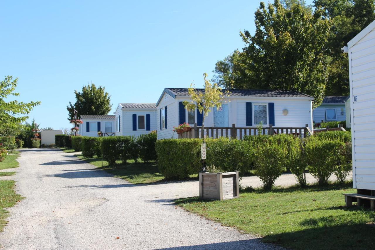 Camping Du Pontis Verteillac Exterior foto