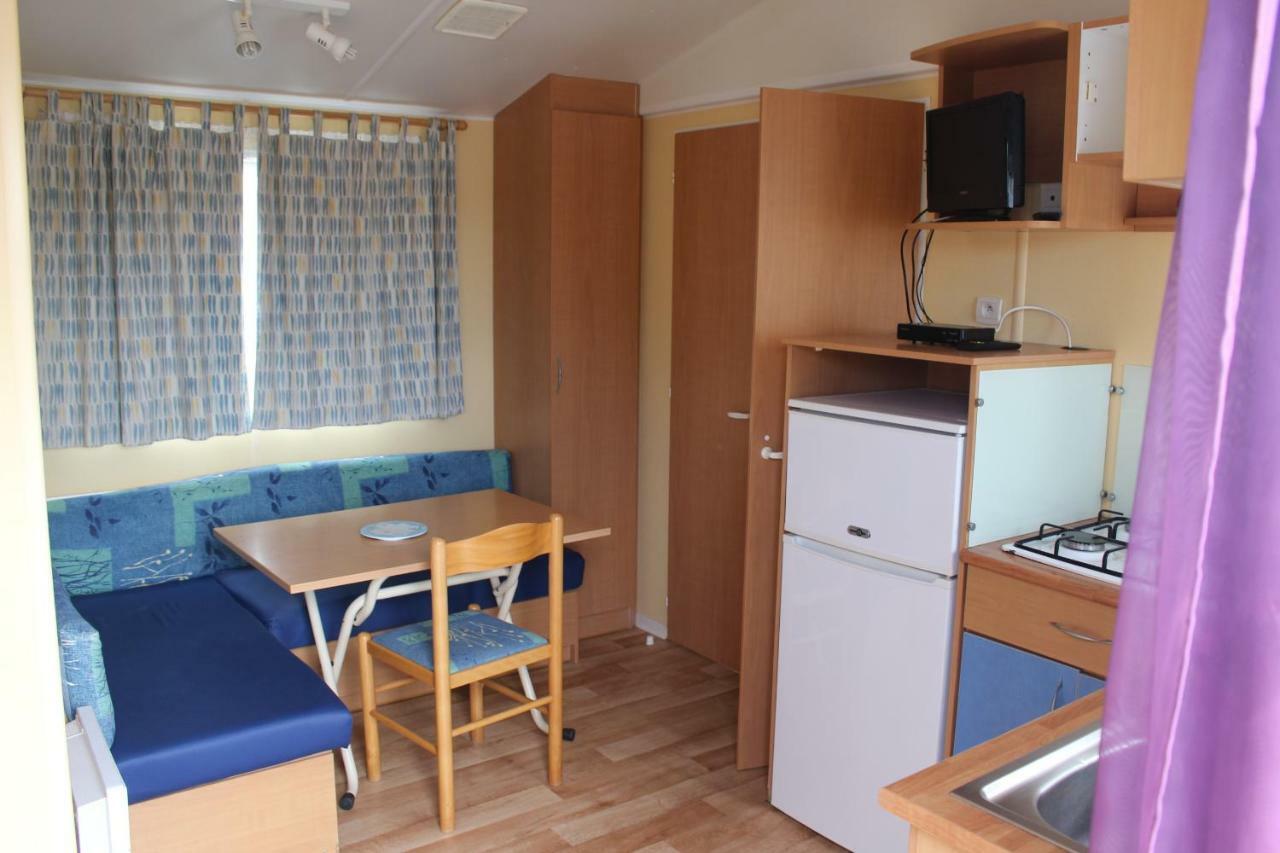 Camping Du Pontis Verteillac Exterior foto